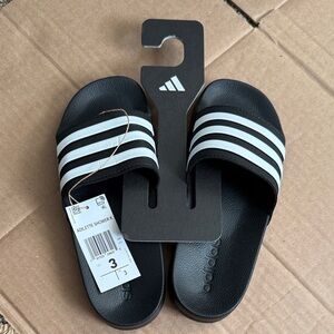 NWT Adidas Kids Adilette Shower Slides - Size 3